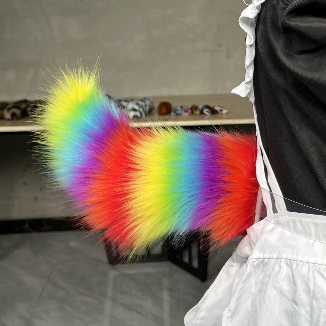 Electric Cat Tail for Car Decoration, Remote-Controlled Wagging Plush Tail for Car